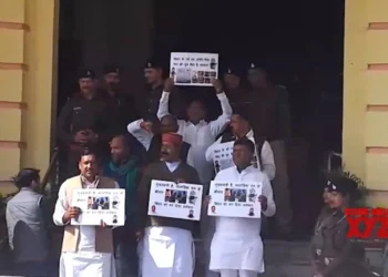 Opposition protests outside Bihar Assembly over law and order