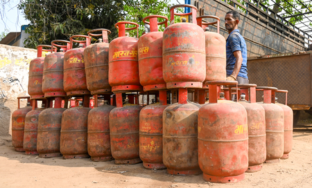Chhattisgarh: 741 LPG cylinders seized in crackdown on hoarding, black marketing