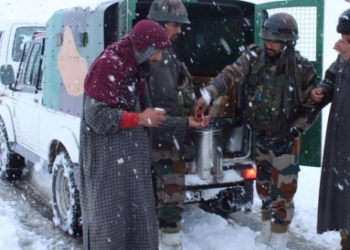 Army rescues 214 stranded people including tourists in J&K’s Sinthan Pass in heavy snowfall