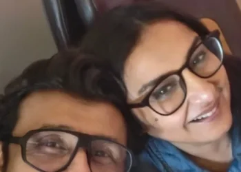 Divya Dutta bumps into ‘bestie’ Sonu Nigam on flight leading to a musical journey