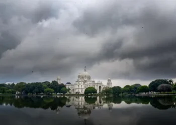 Weather office forecasts rain with thunderstorms in Kolkata