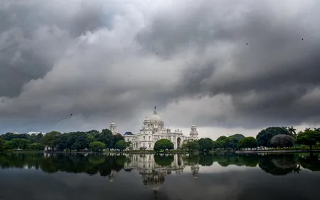 Weather office forecasts rain with thunderstorms in Kolkata